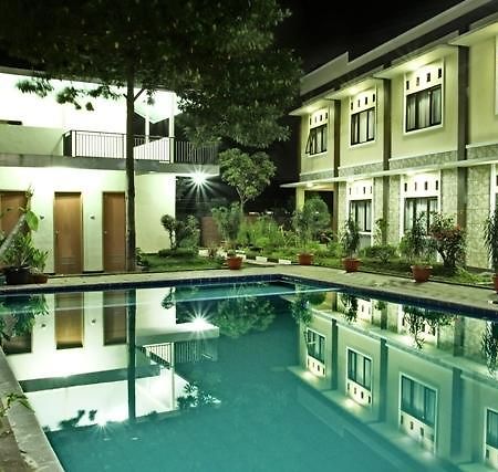 โรงแรมกูมิลัง ปุนจัก ภายนอก รูปภาพ