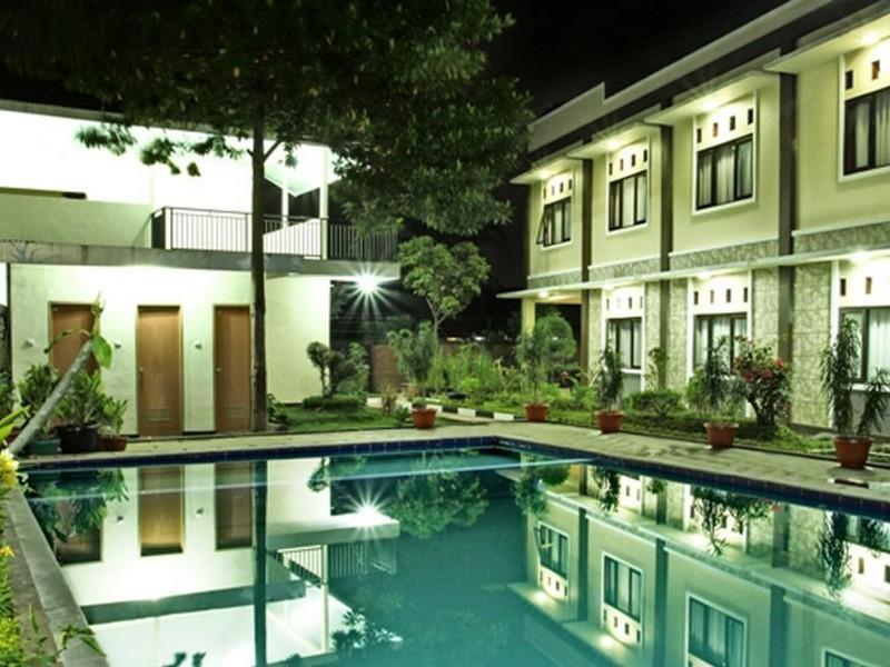 โรงแรมกูมิลัง ปุนจัก ภายนอก รูปภาพ